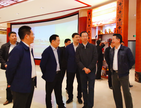 省委組織部領(lǐng)導(dǎo)到仁和集團(tuán)調(diào)研