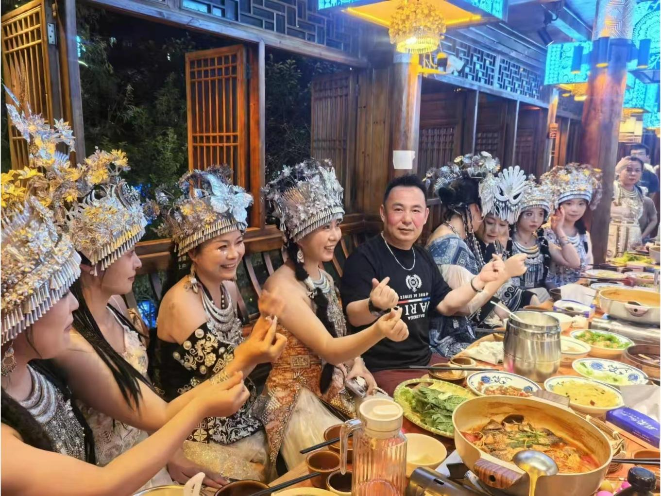 仁和康健“同心筑康健 共創(chuàng)新未來”戶外拓展團建活動